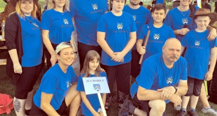 Tuchorice souteze prezentuji.jpg